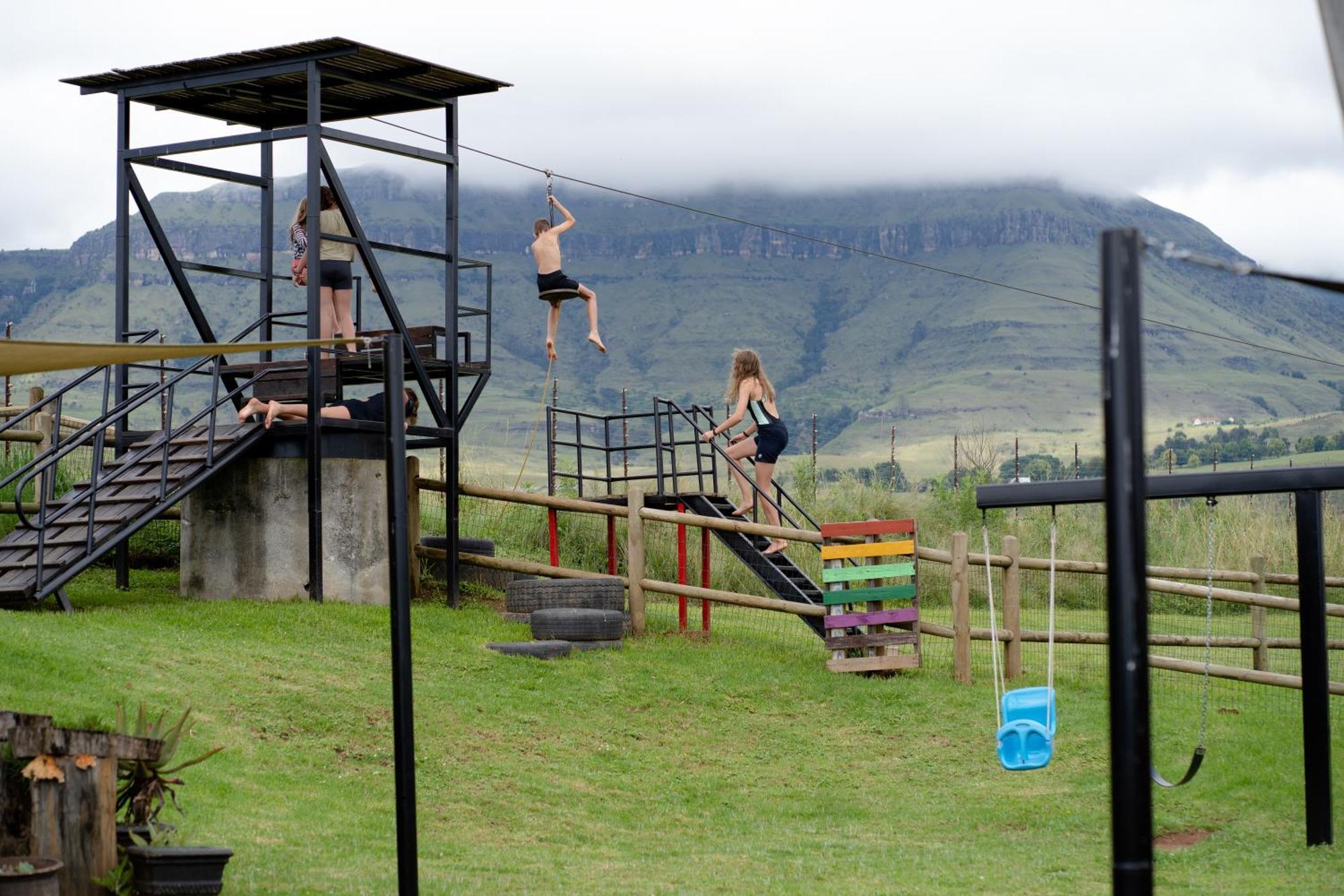 Dragonview Lodge Champagne Valley Luaran gambar