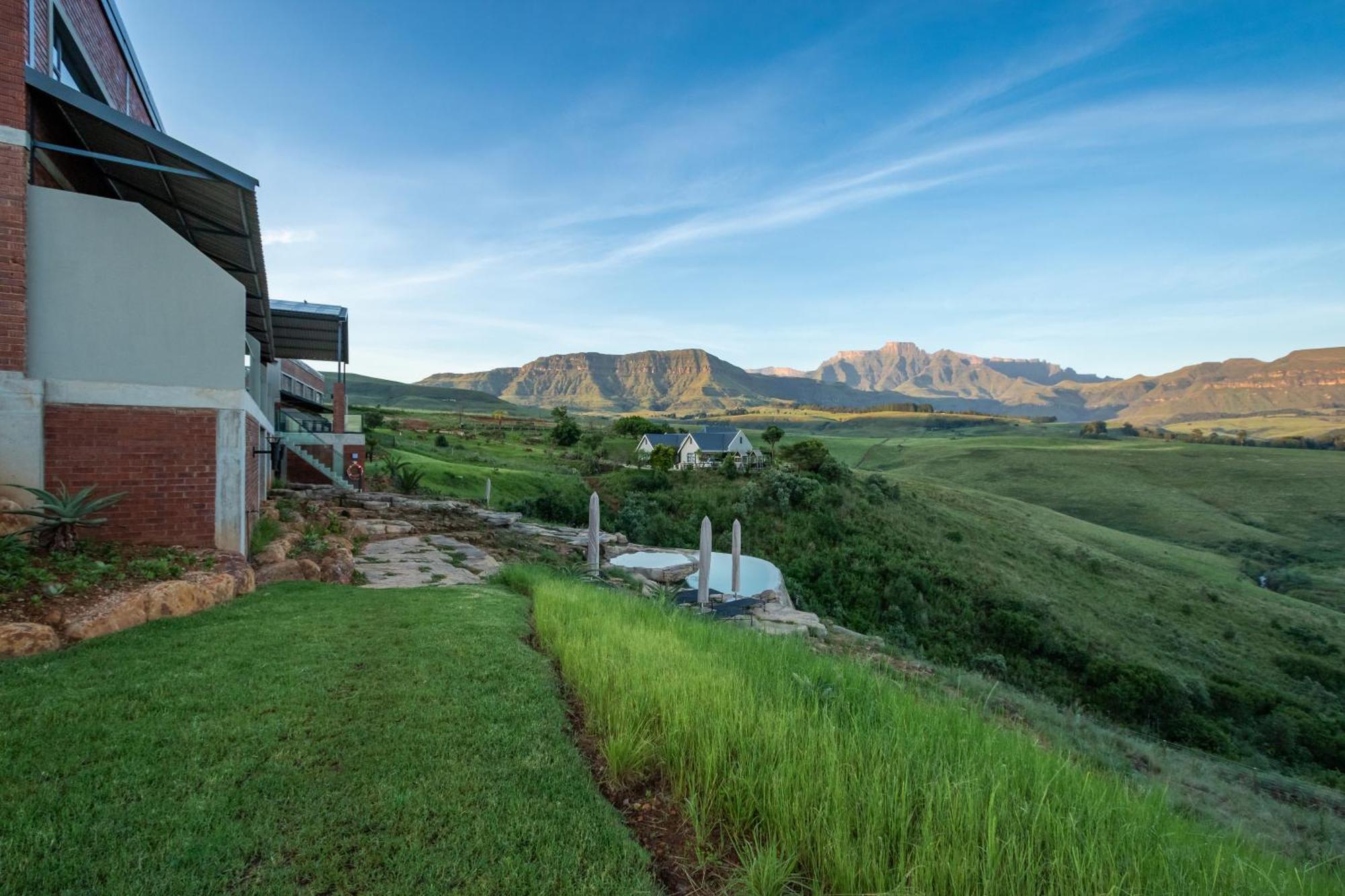 Dragonview Lodge Champagne Valley Luaran gambar